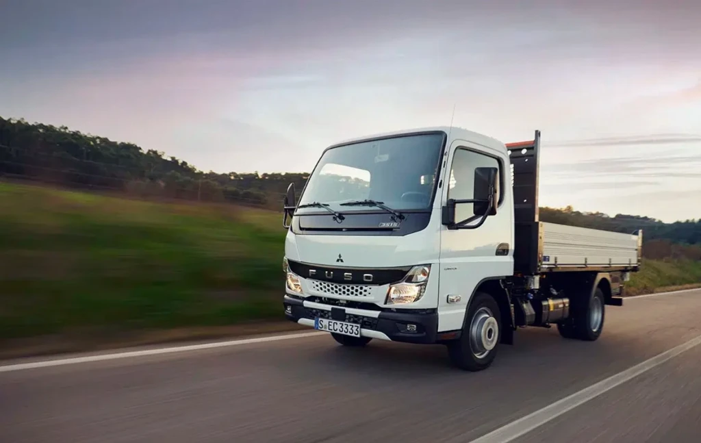 На український ринок виходять легкі вантажівки Fuso Canter