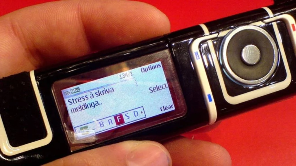 П’ять найдивніших телефонів Nokia: як виглядали моделі з клавіатурою-книжкою та корпусом-помадою
